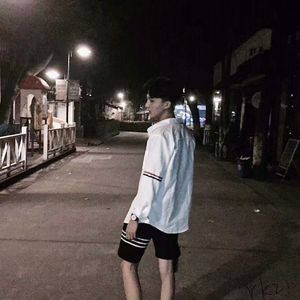 公车上拨开岳双腿进入电影
